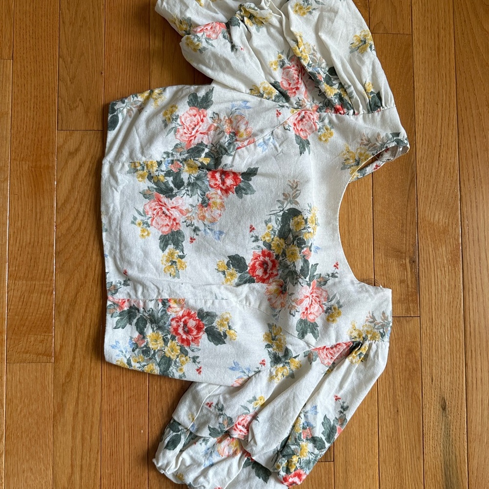 Vestique Floral Puff Sleeve Crop Top - Size Small